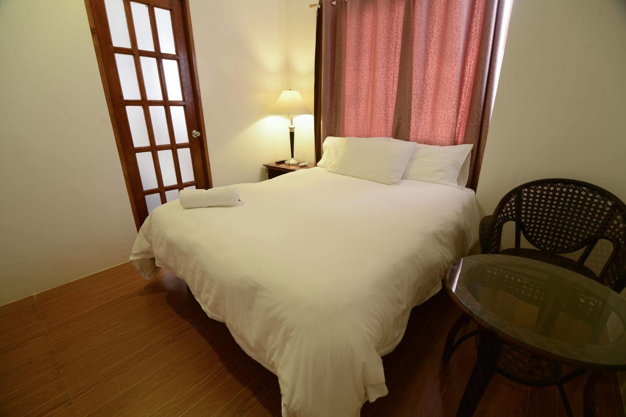 Hotel Discover Boracay 2*